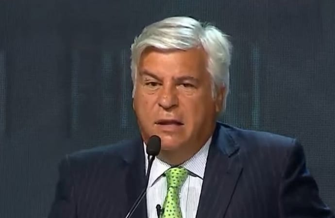 Fernando Olivera propone elevar el presupuesto educativo al ocho por ciento del PBI nacional