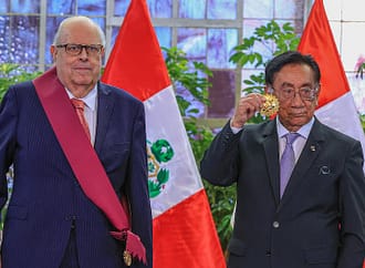 Estado peruano otorga máxima distinción a Julio Velarde por su gestión en el BCRP