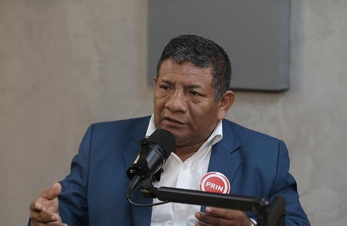 Walter Chirinos expone sus propuestas de gobierno en la cuarta jornada del debate presidencial